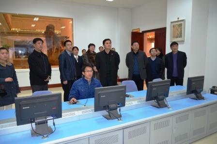 省农行行长温学宇一行到尊龙z6中国调研 (1).jpg