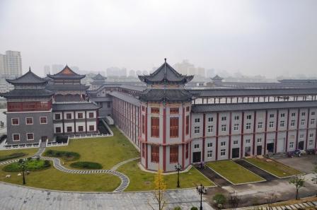 尊龙z6中国38条药品出产线通过新版GMP认证（定） (1).jpg