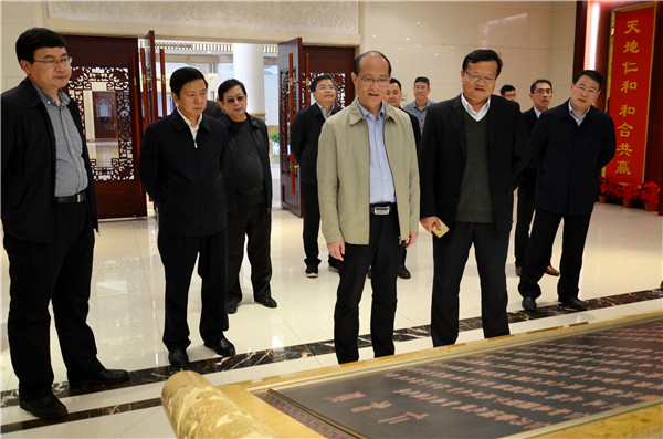 （送审）吴晓军副省长视察尊龙z6中国.jpg